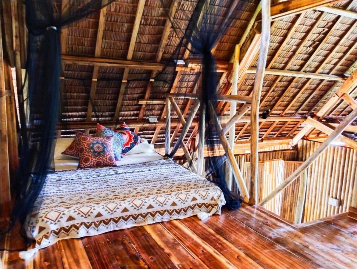 Barya Lang Villa- Native Villa With Jeepney Room El Nido Eksteriør billede